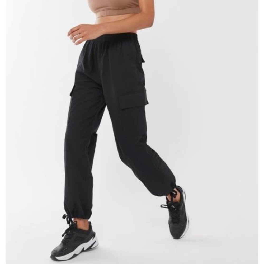 UO Lara High Rise Black Cargo Pants